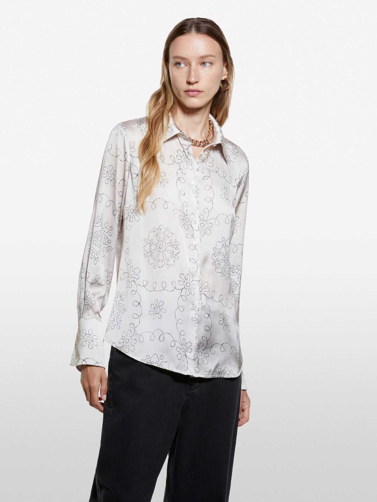 Camisa bege em cetim estampado - ucb_image_FY
