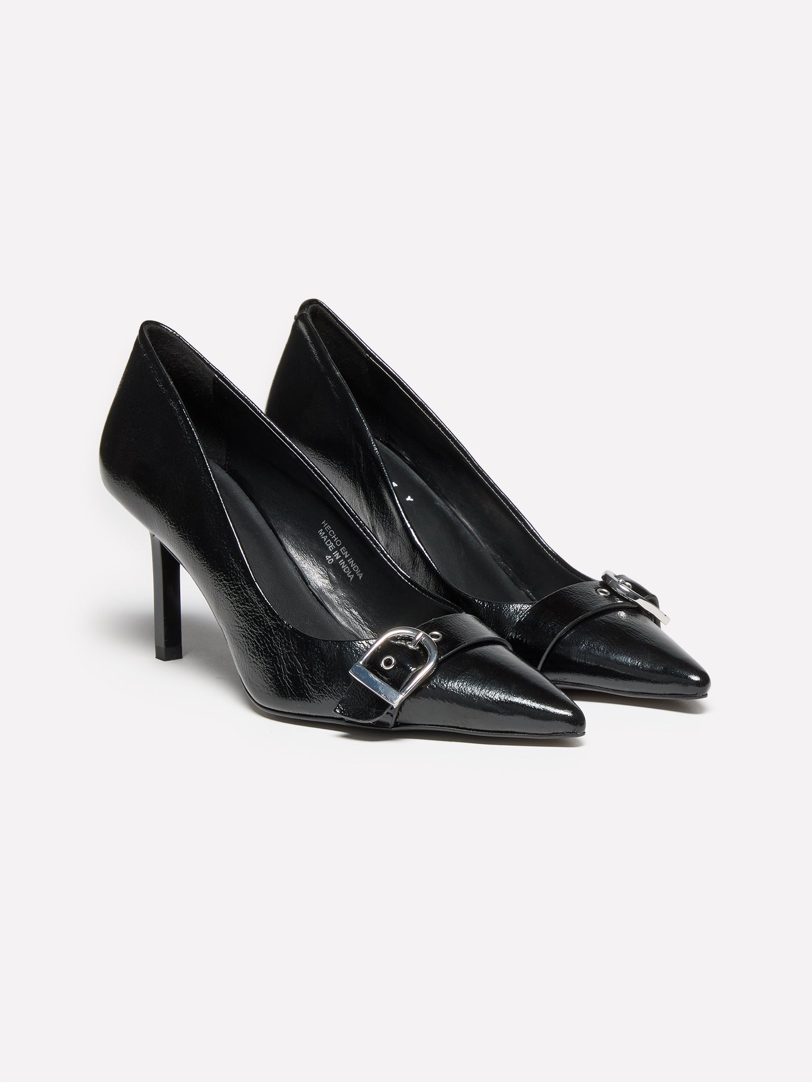 Sapatos décolleté em pele brilhante com tira - ucb_image_FS
