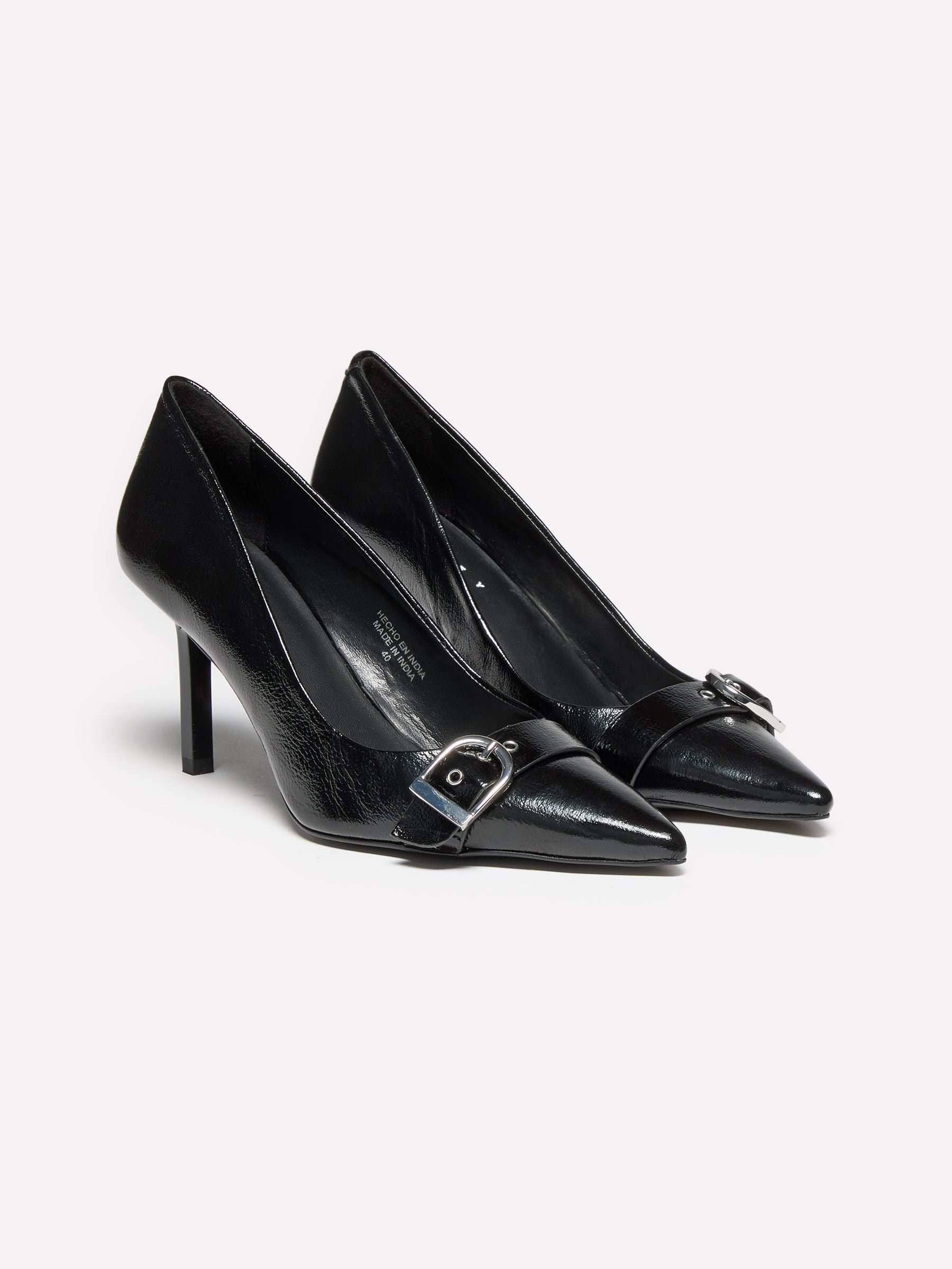 Sapatos décolleté em pele brilhante com tira - ucb_image_FS