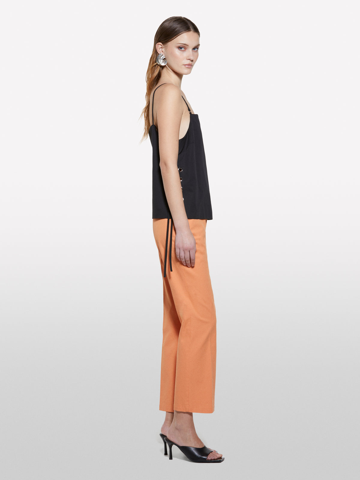 Top preto com atilhos - ucb_image_F