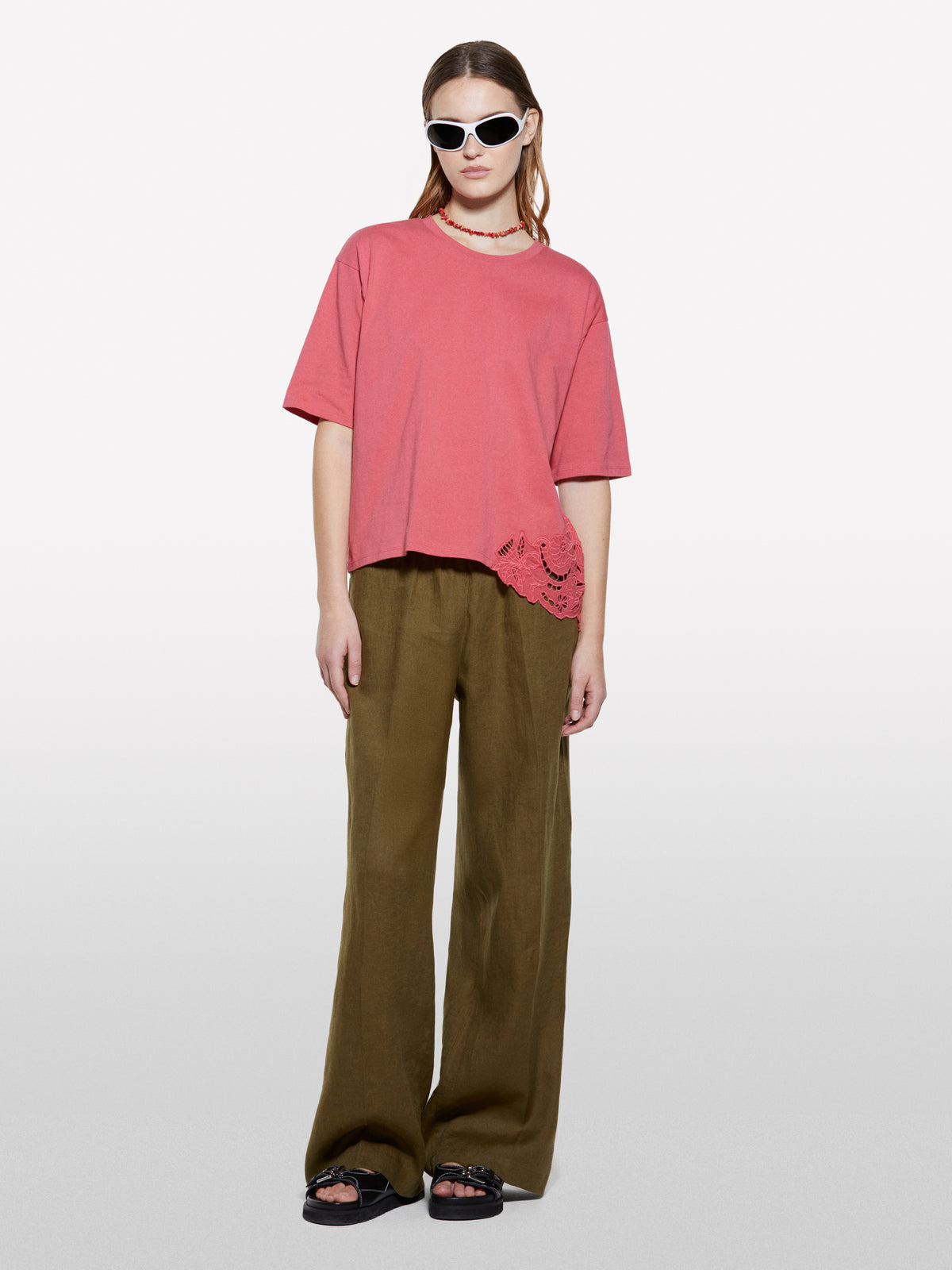 T-shirt blush com bordado assimétrico - ucb_image_F