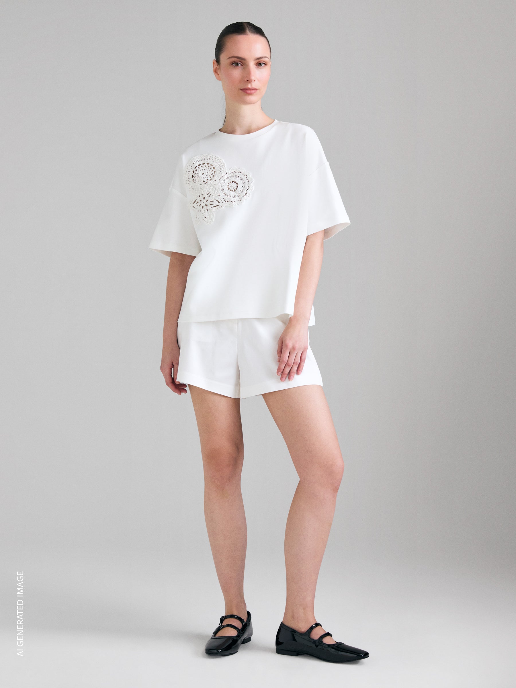T-shirt com bordado crochê - ucb_image_F