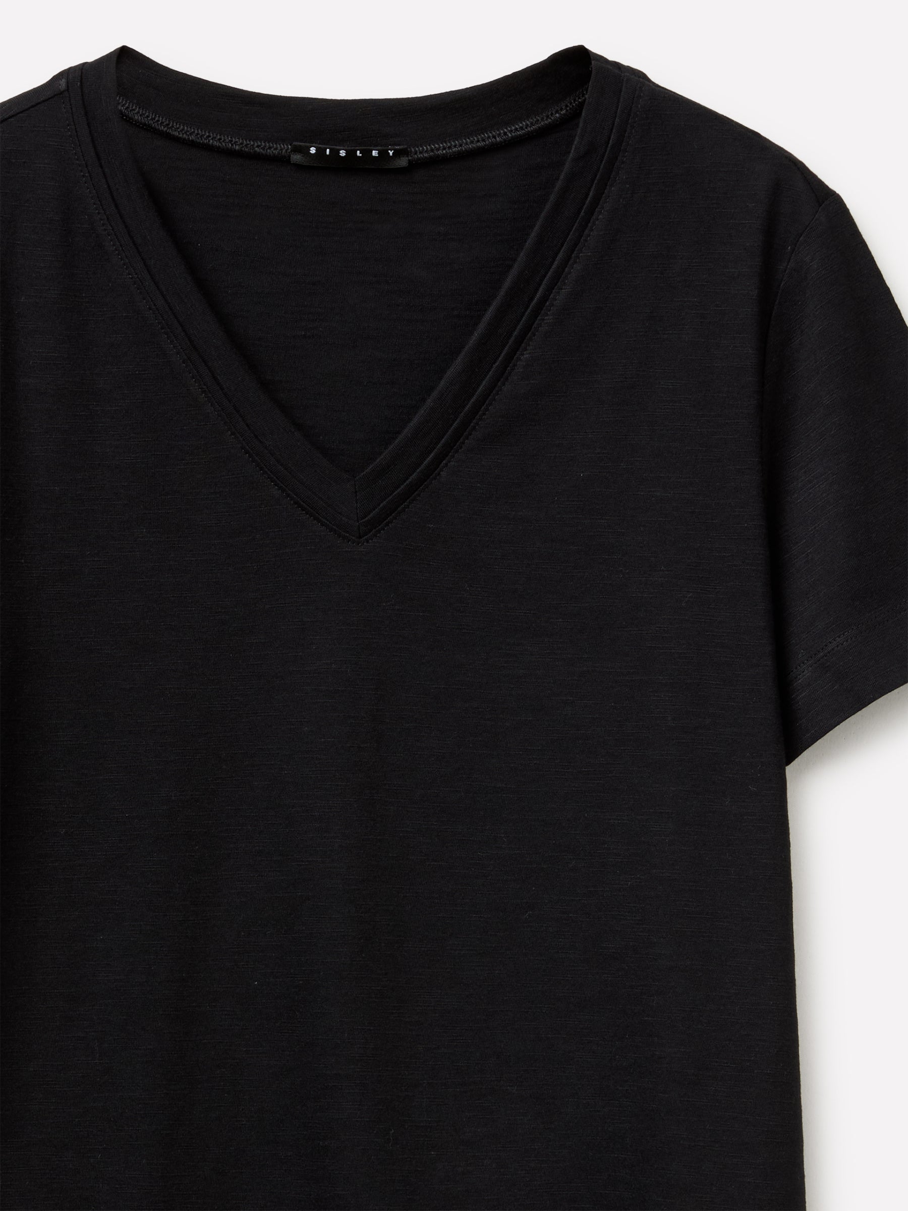 V-neck T-shirt