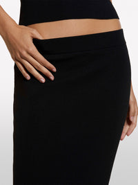 Saia preta de malha com folhos - ucb_image_FY