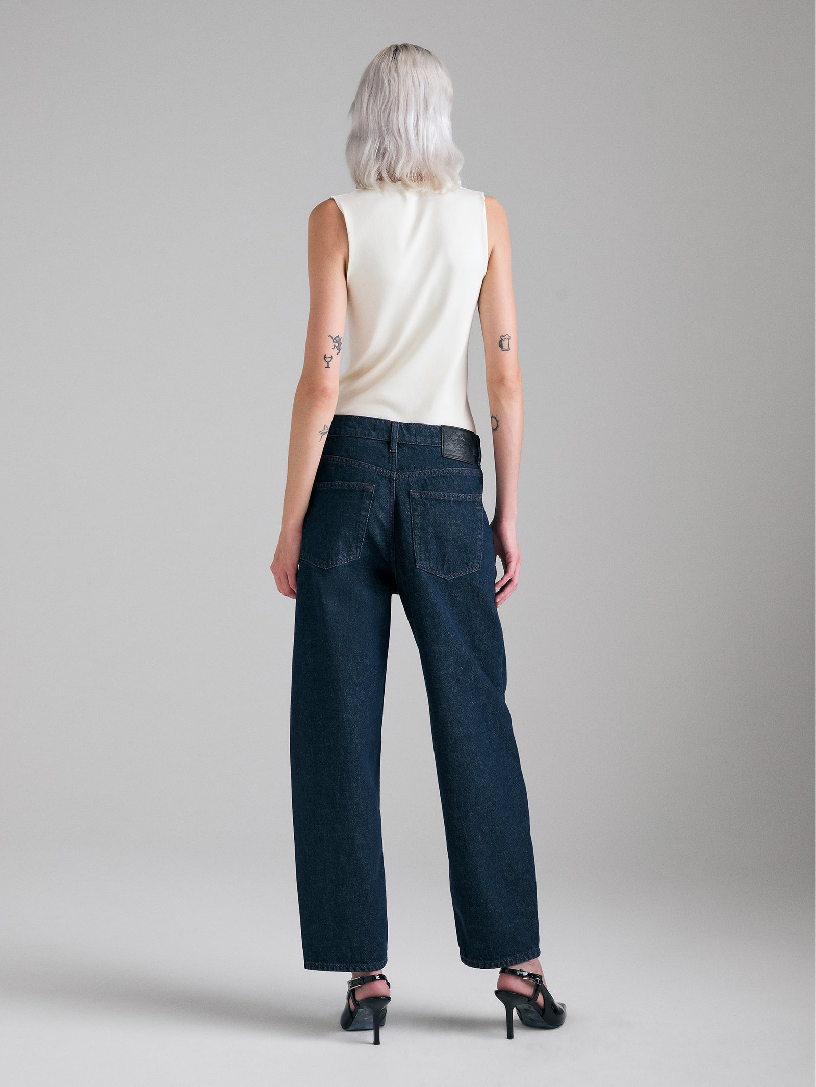 Jeans barrel fit - ucb_image_B