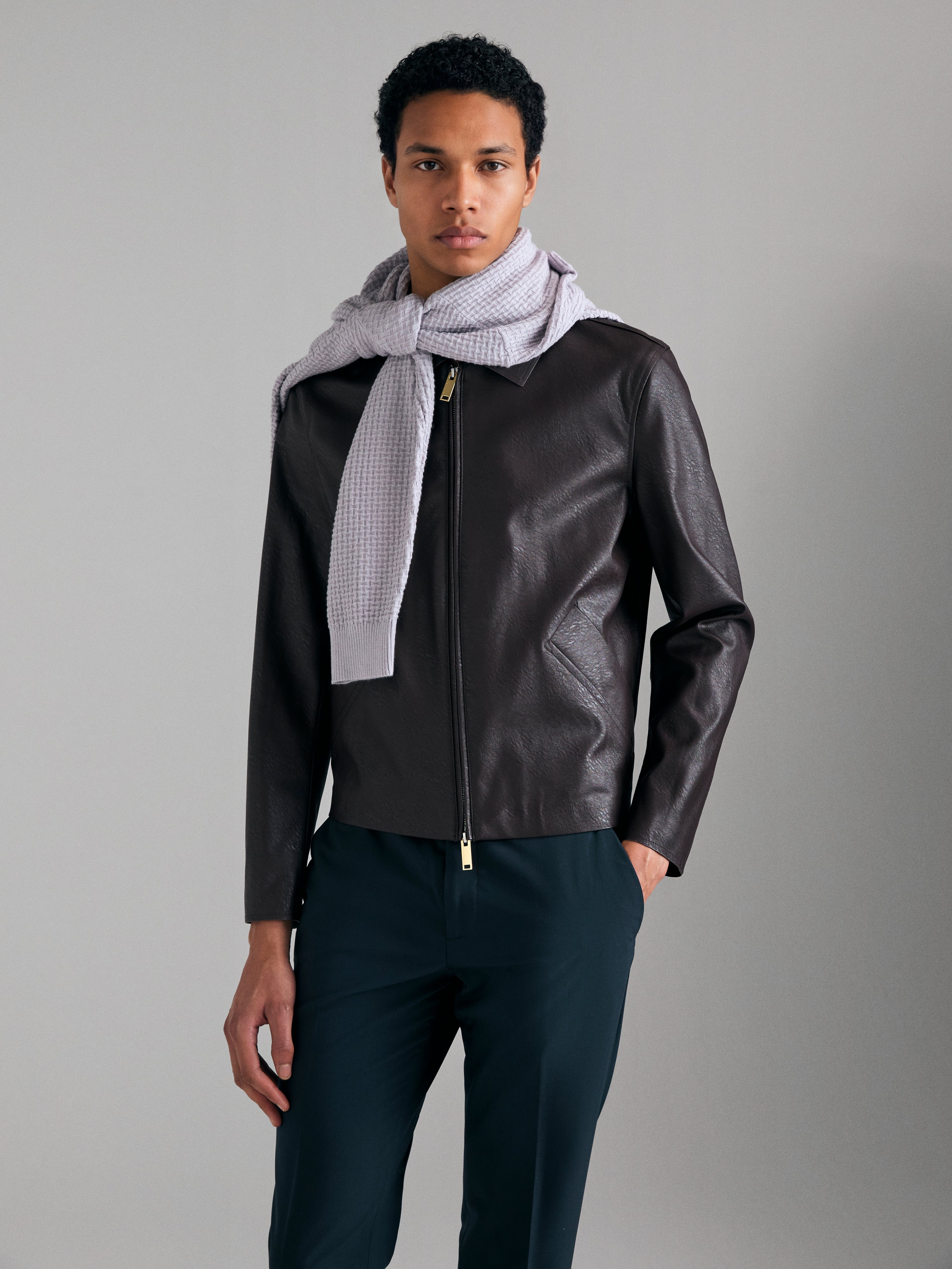 Casaco em tecido efeito pele - ucb_image_FY