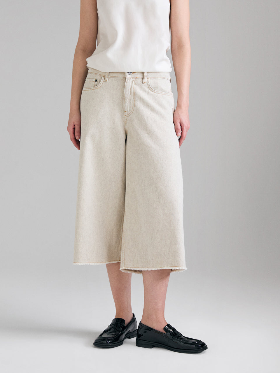 Bermudas de jeans com franjas  - ucb_image_FY