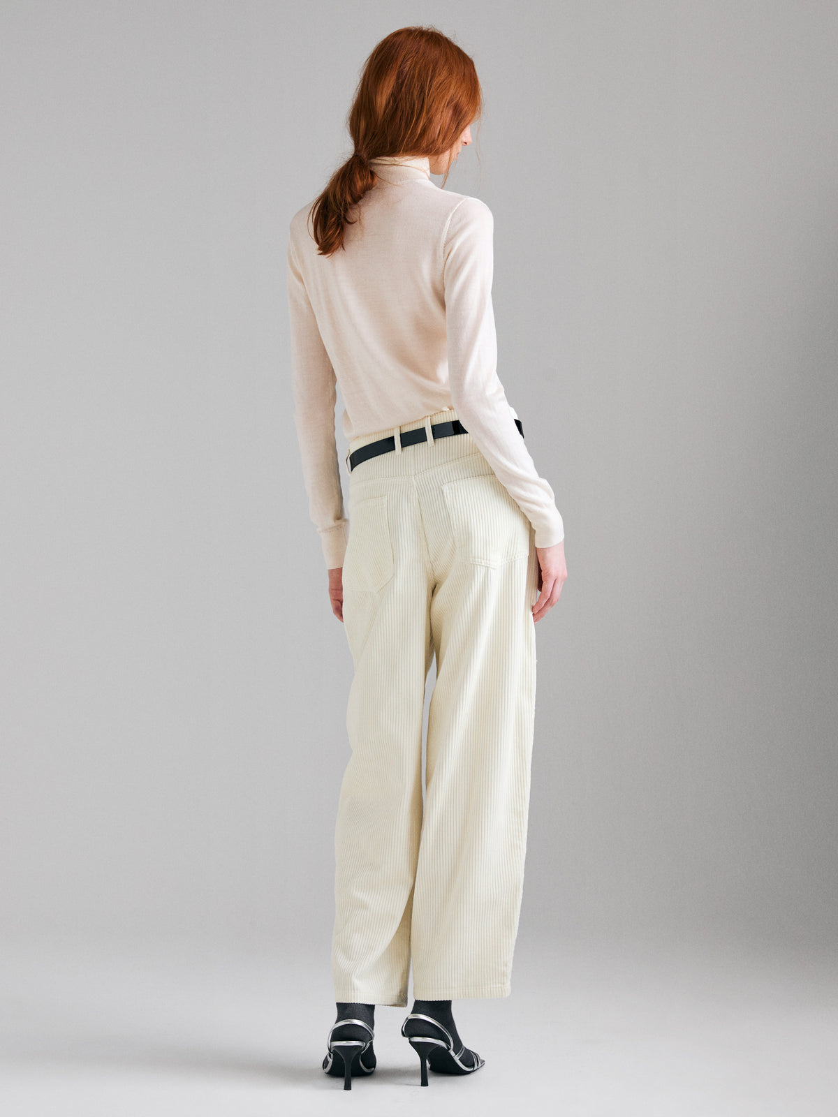 Pantaloni barrel fit in velluto a costine - ucb_image_B