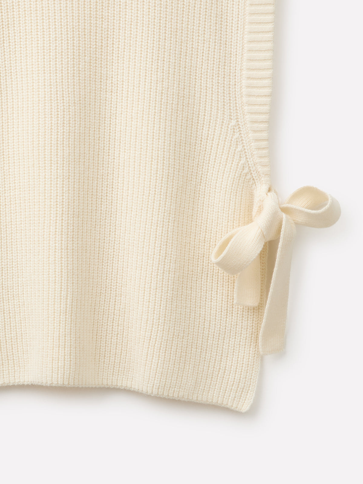 Gilet in maglia con lacci  - ucb_image_DS1