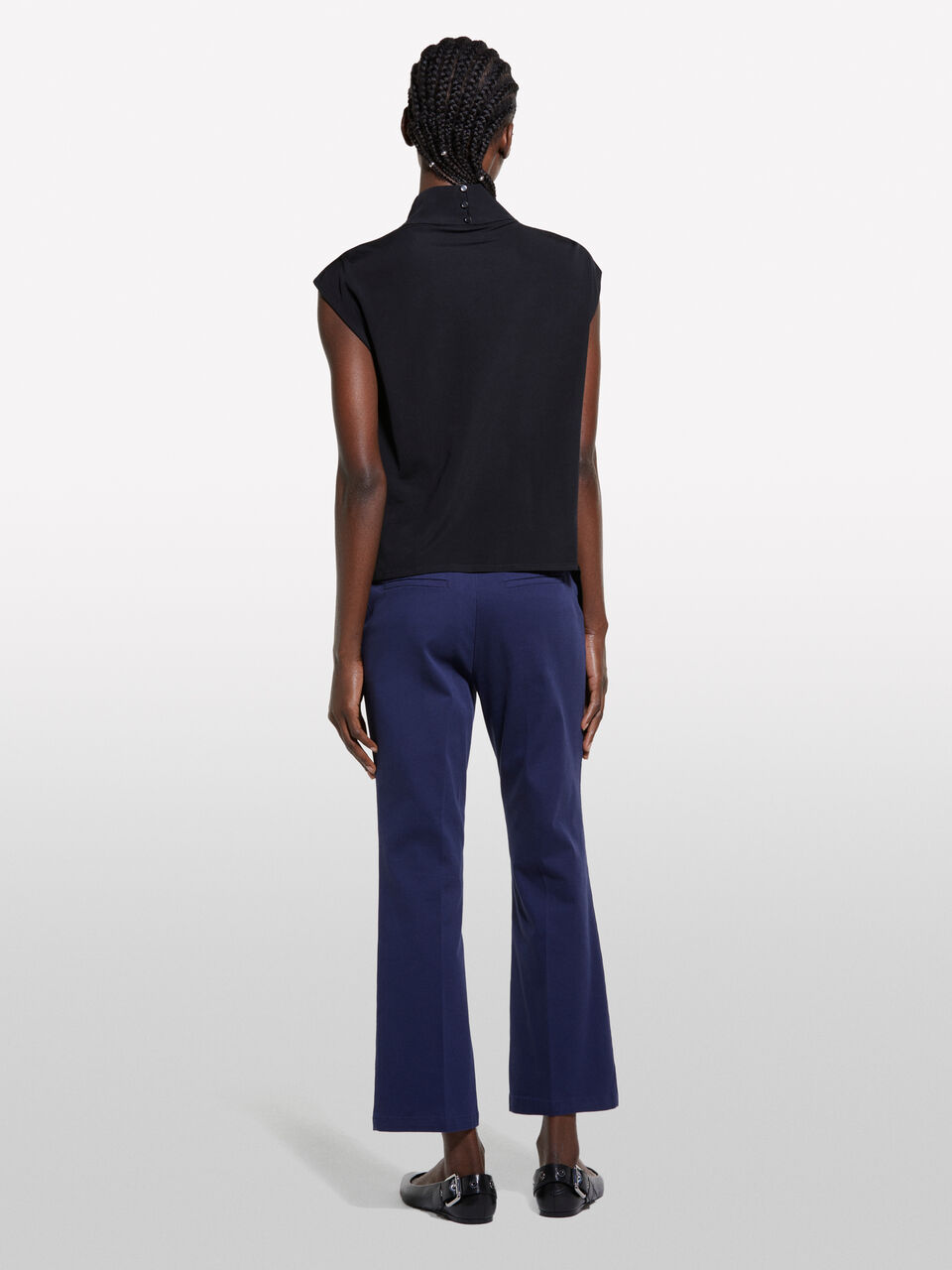 TOP Donna image number null