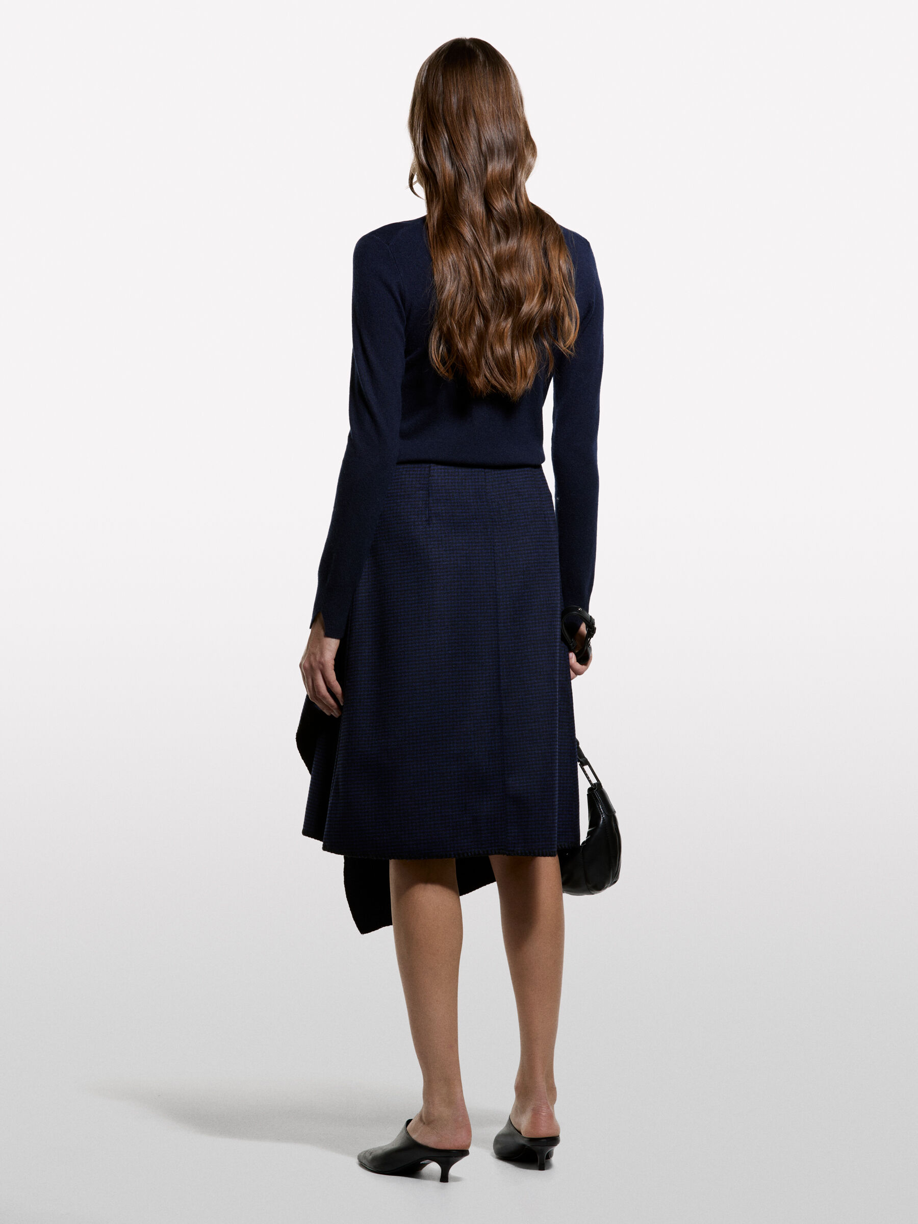 GONNA Donna image number null