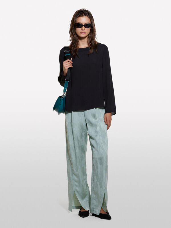 Blusa nera con scollo a barca - bluse da donna | Sisley