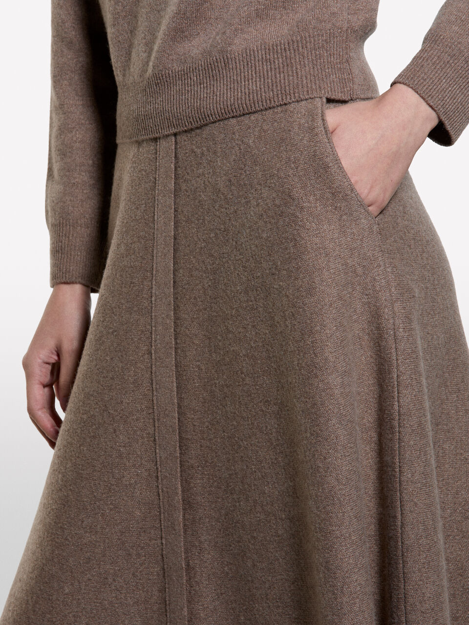 GONNA Donna image number null