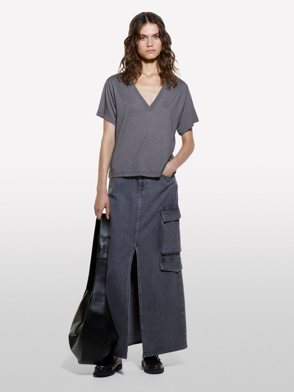 T-SHIRT SCOLLO 'V' Donna image number null