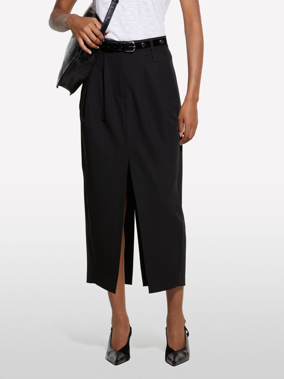 GONNA Donna image number null