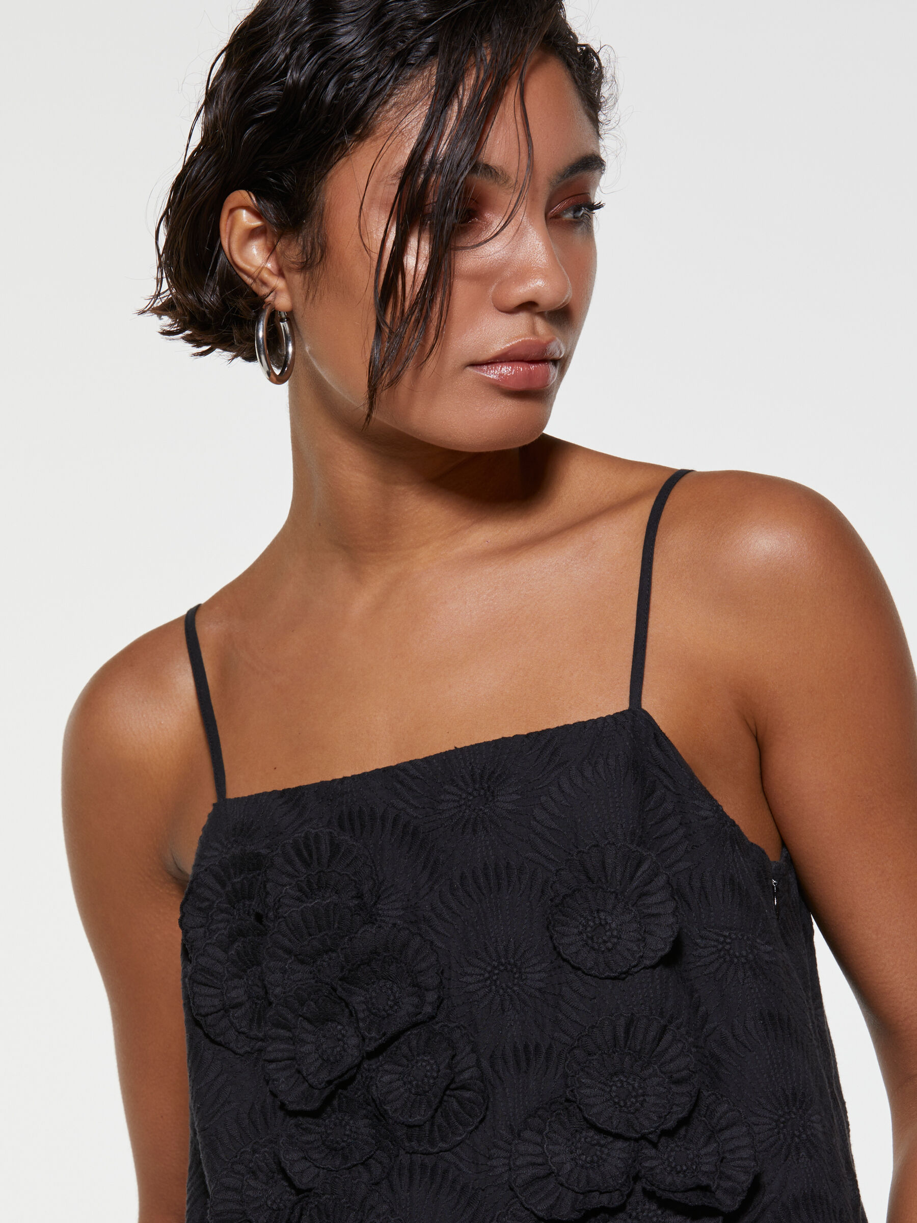 TOP Donna image number null