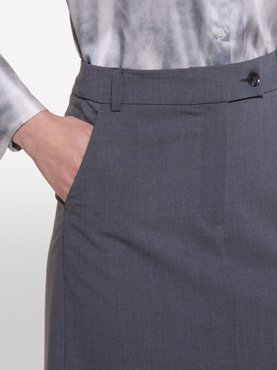 GONNA Donna image number null