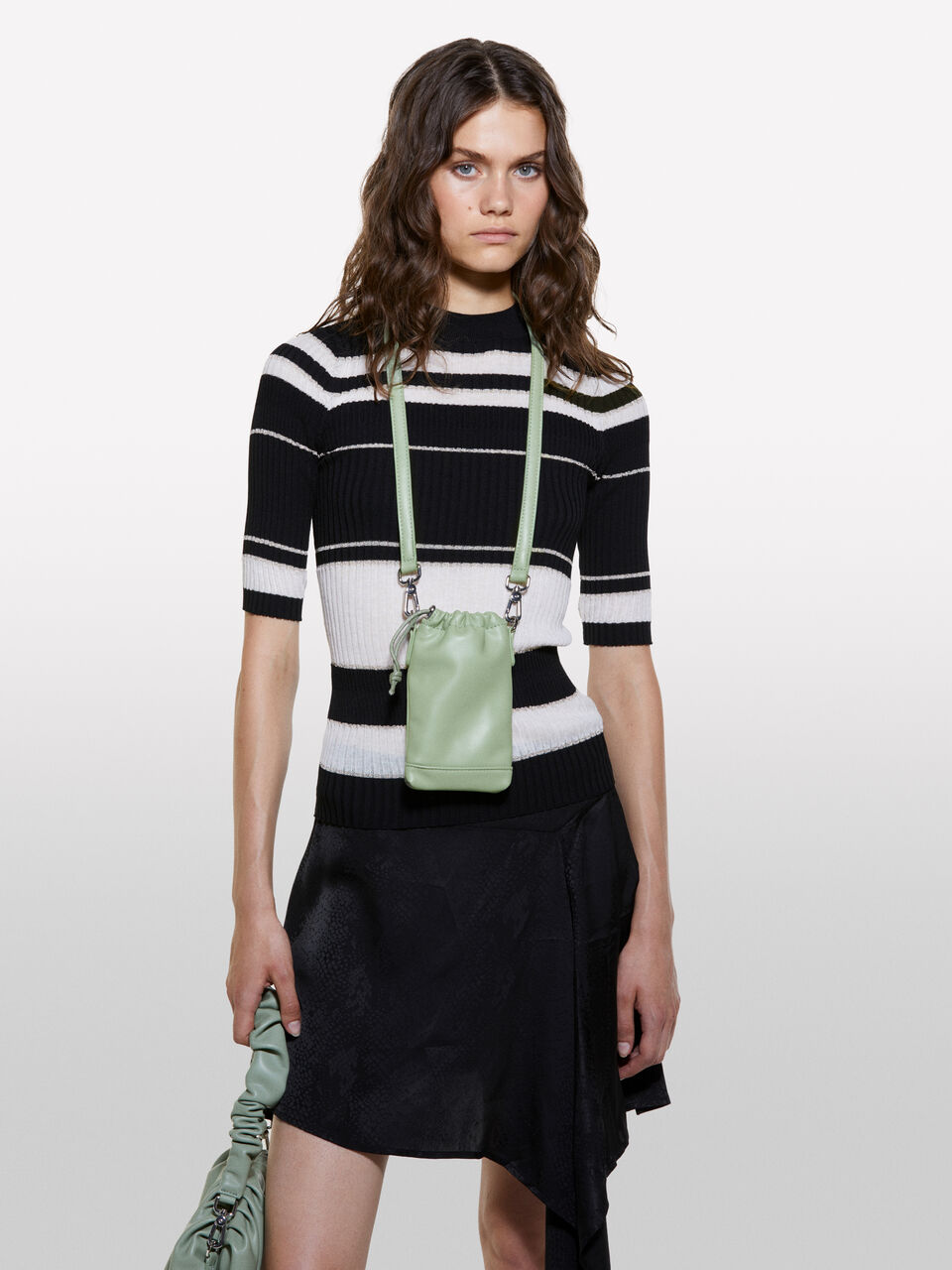 PORTACELLULARE Donna image number null