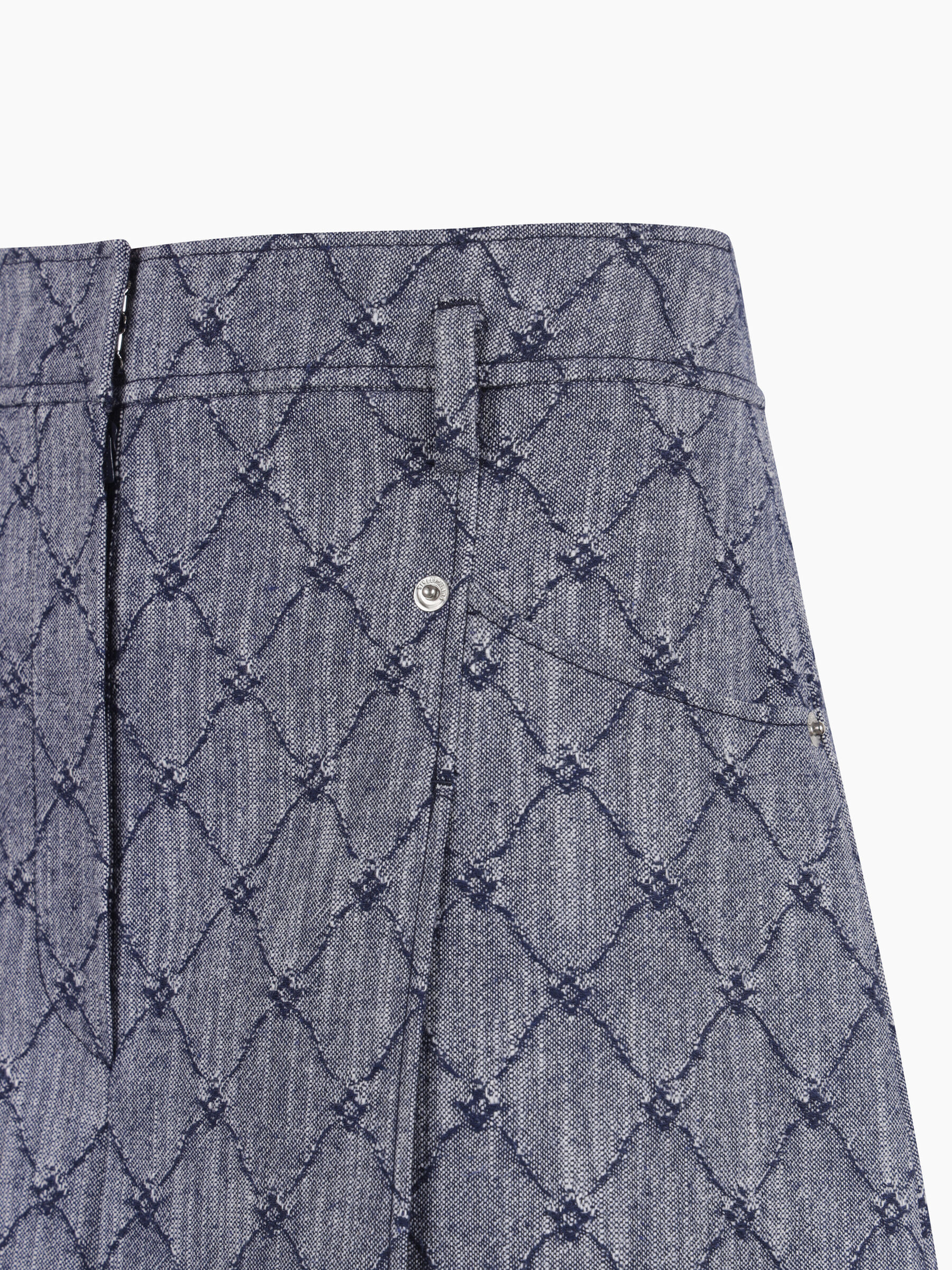 GONNA Donna image number null