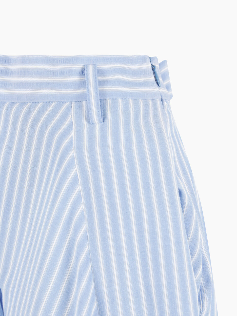 GONNA Donna image number null