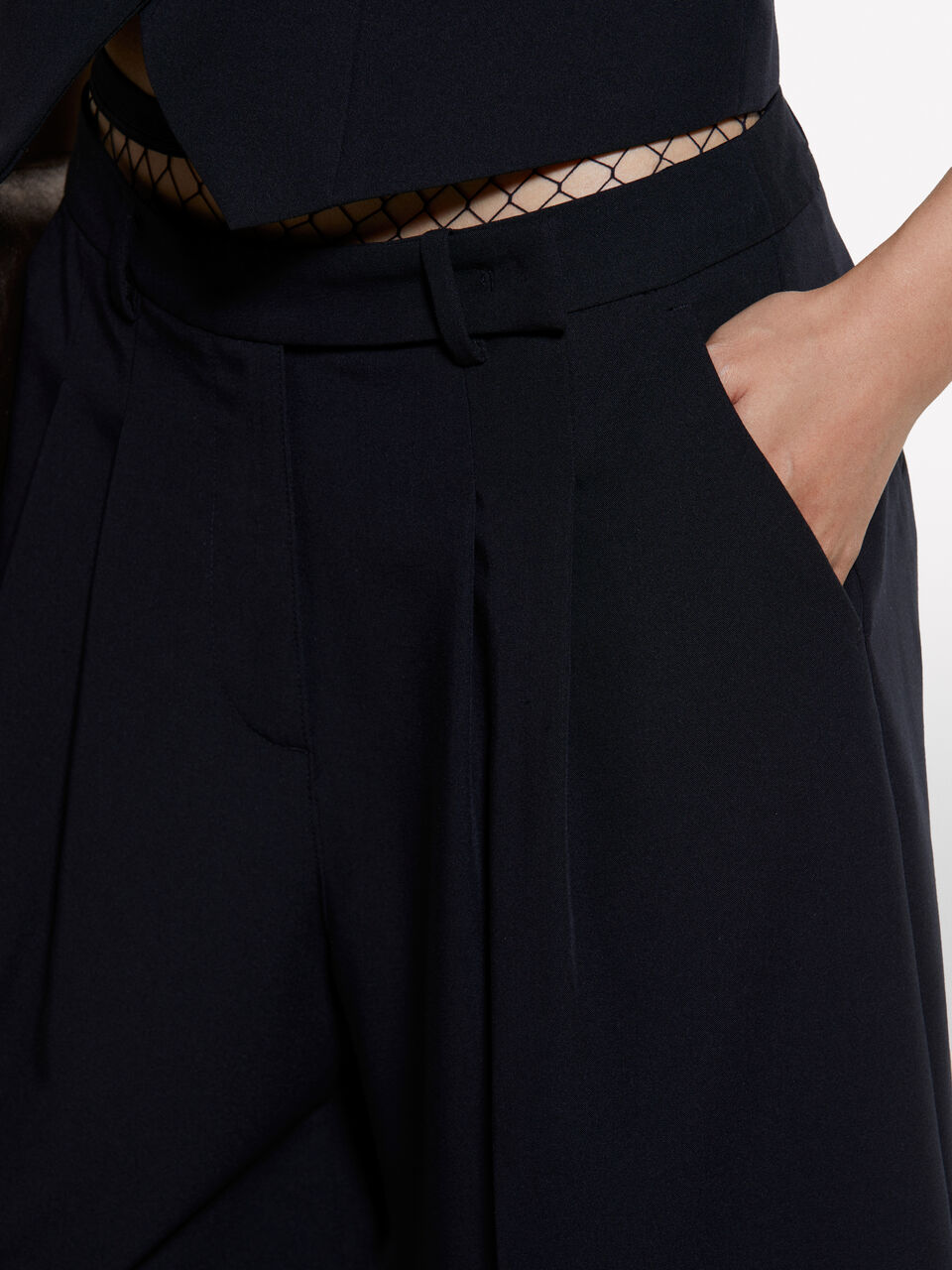 BERMUDA Donna image number null