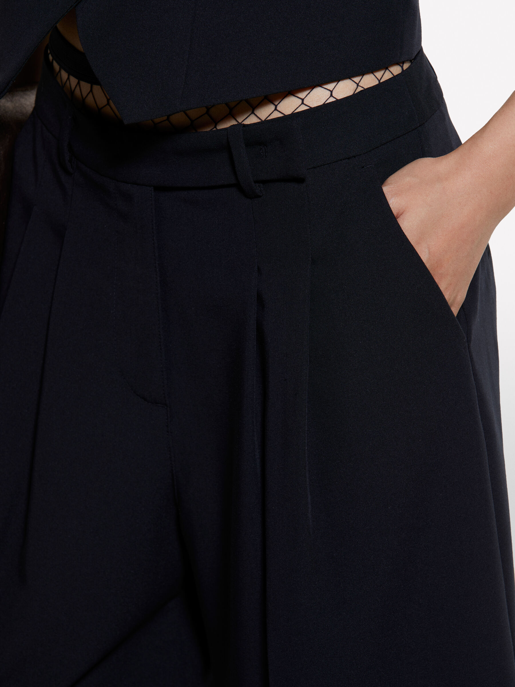 BERMUDA Donna image number null