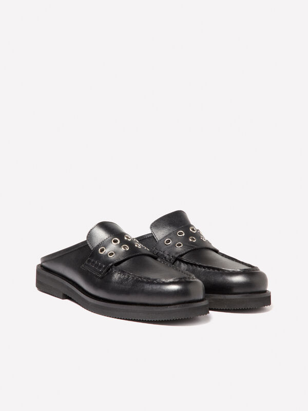 Sabot in pelle con occhielli - scarpe basse donna | Sisley