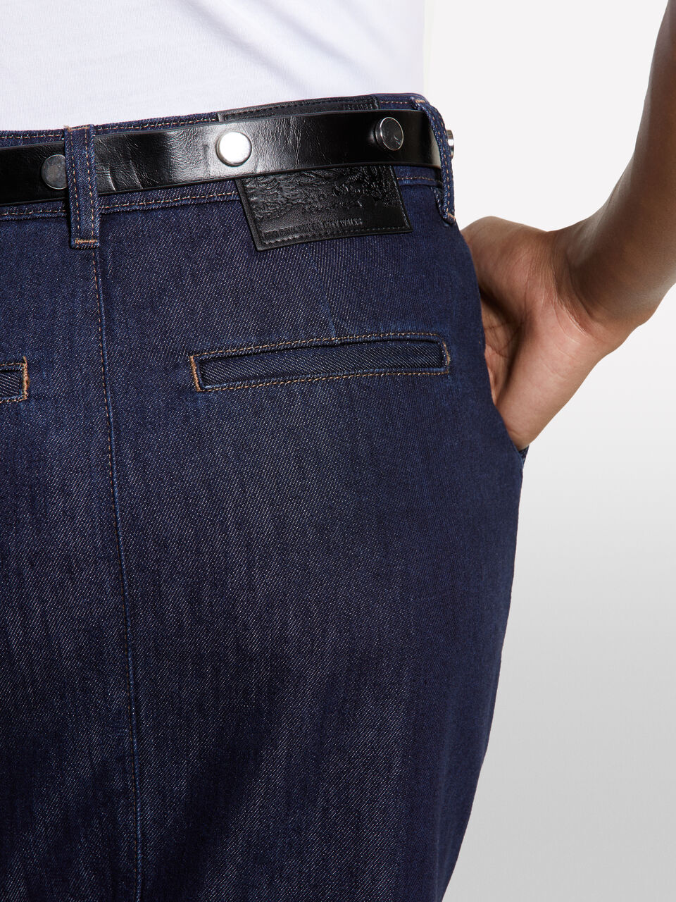 GONNA Donna image number null