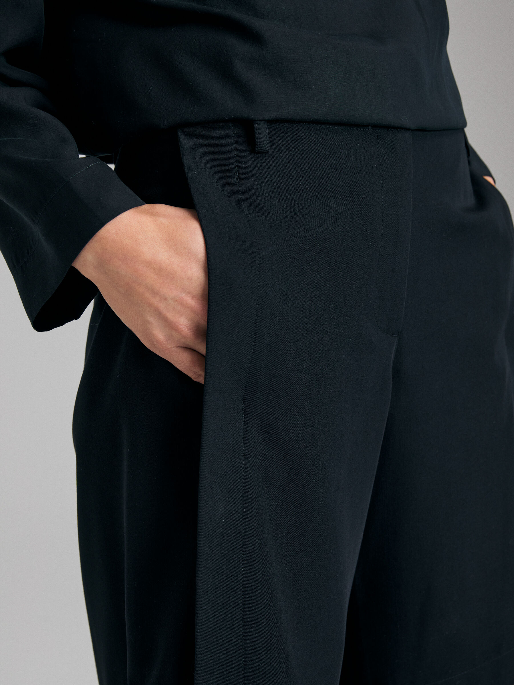 BERMUDA Donna image number null