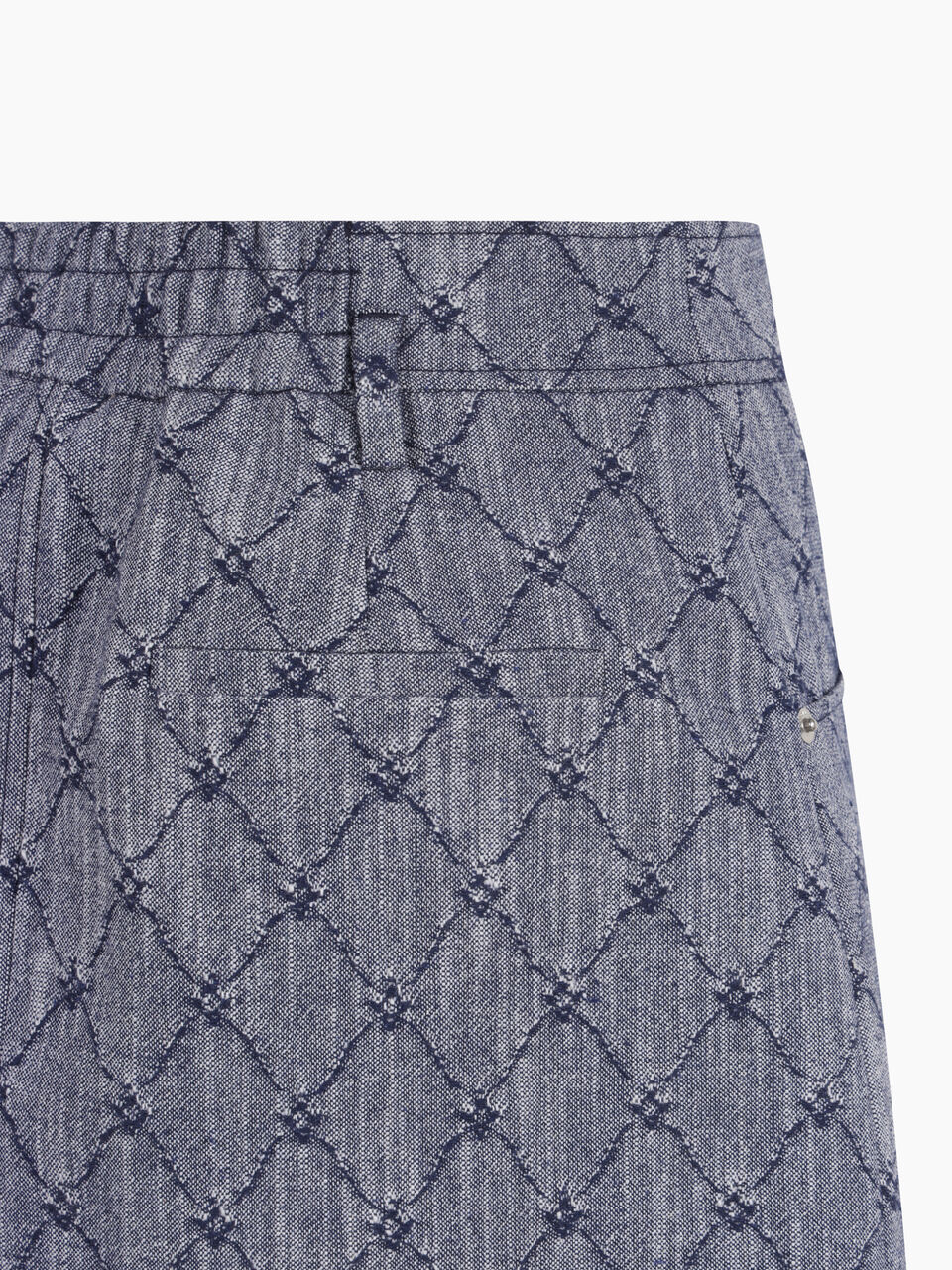 GONNA Donna image number null