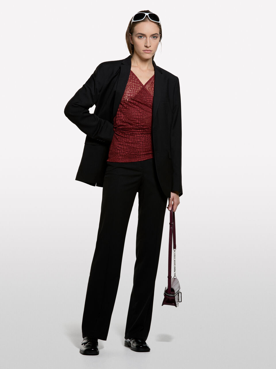 MAGLIA SCOLLO V M/L Donna image number null