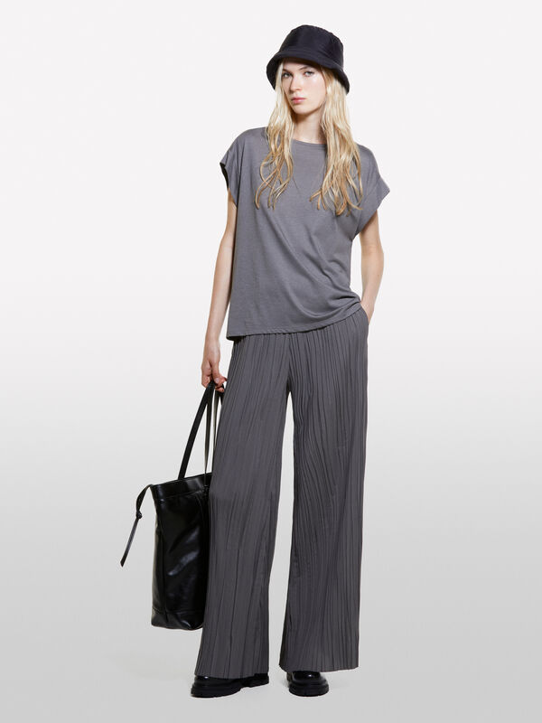 T-shirt grigio scuro con maniche a kimono - t-shirt a manica corta da donna | Sisley