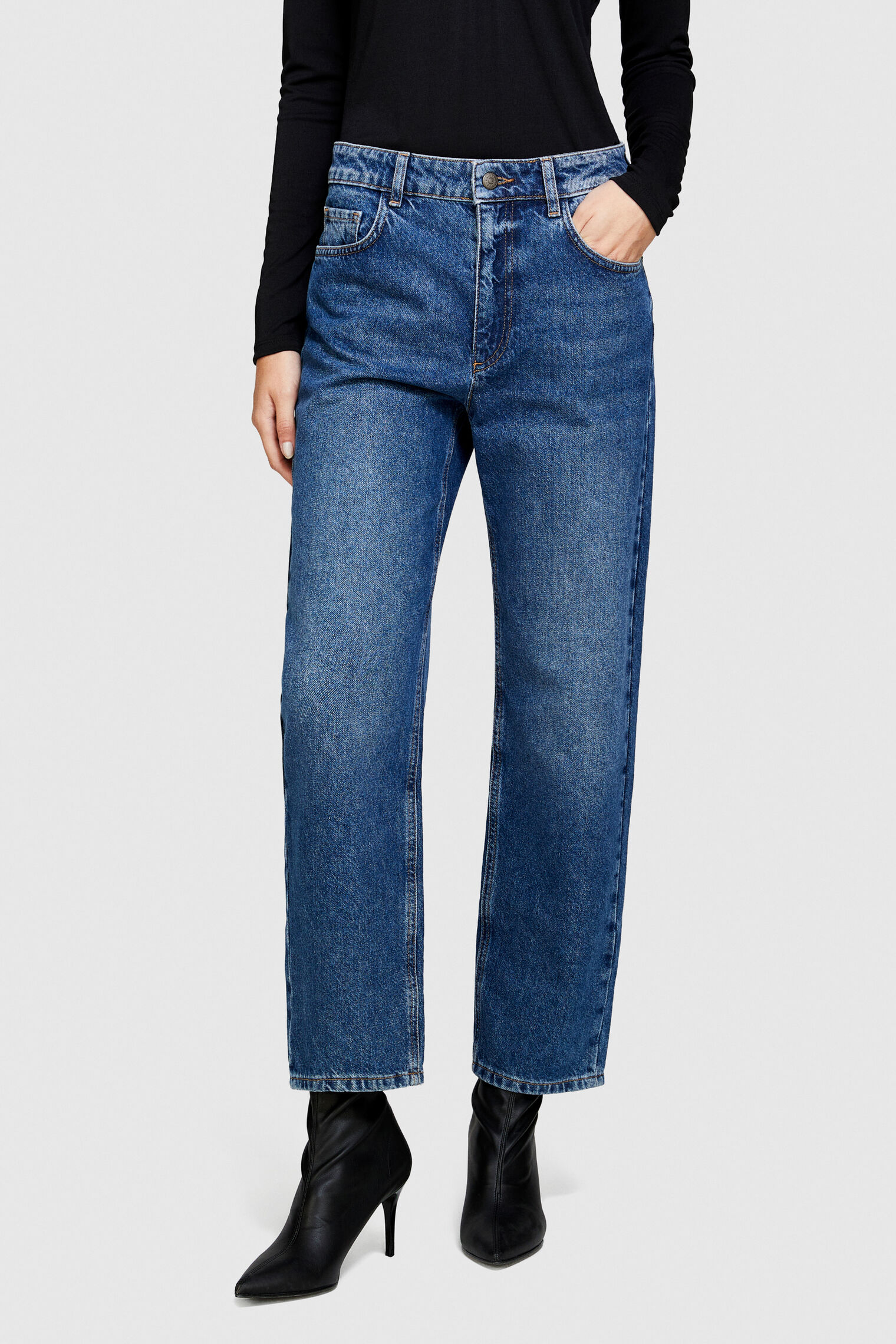 In Denim Donna | Sisley