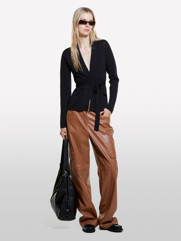 Cardigan incrociato nero Cardigan incrociato nero - cardigan da donna | Sisley