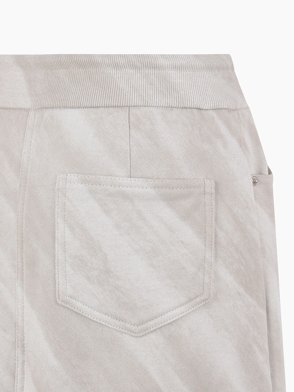 GONNA Donna image number null