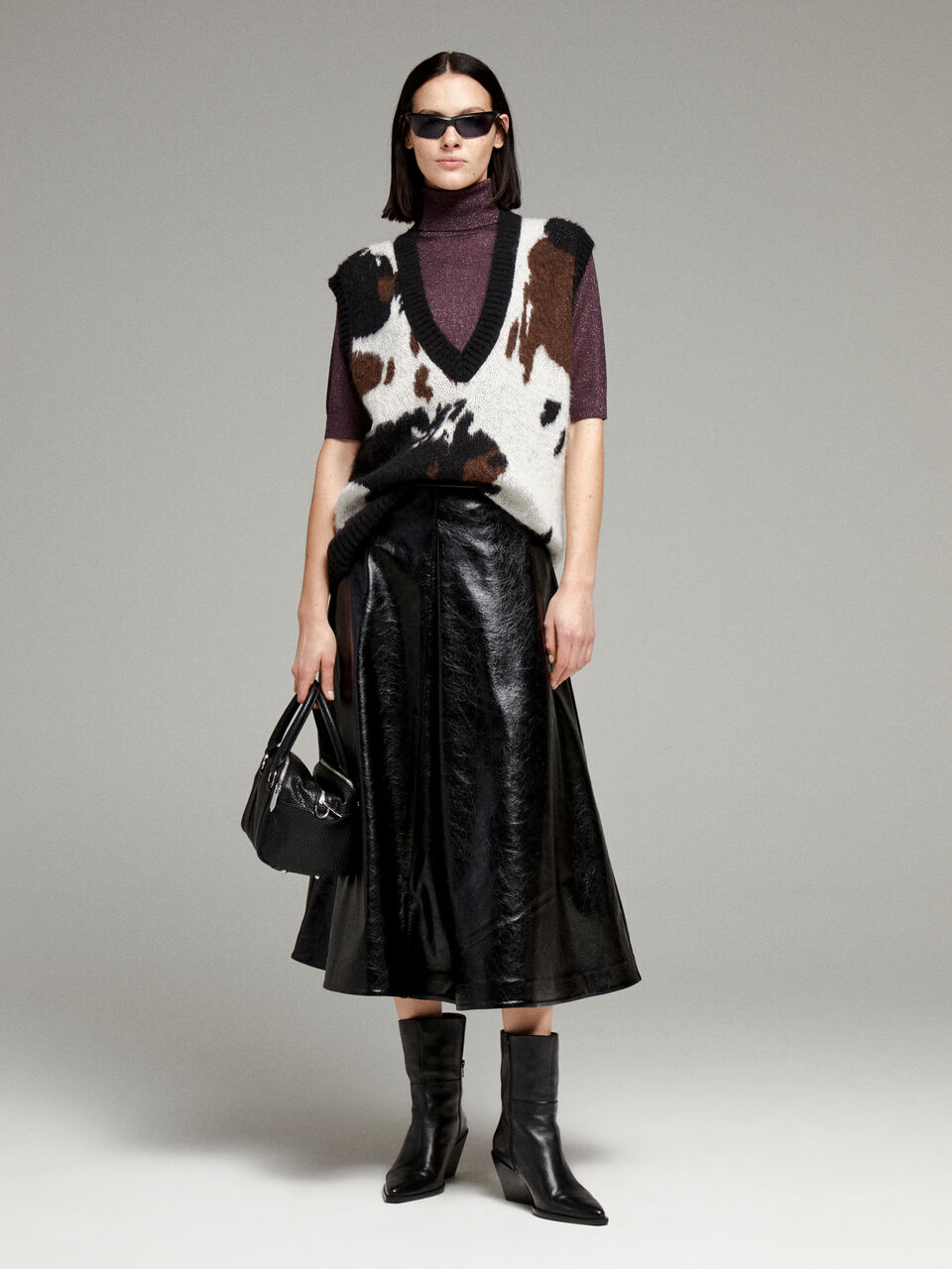 MAGLIA SCOLLO V S/M Donna image number null