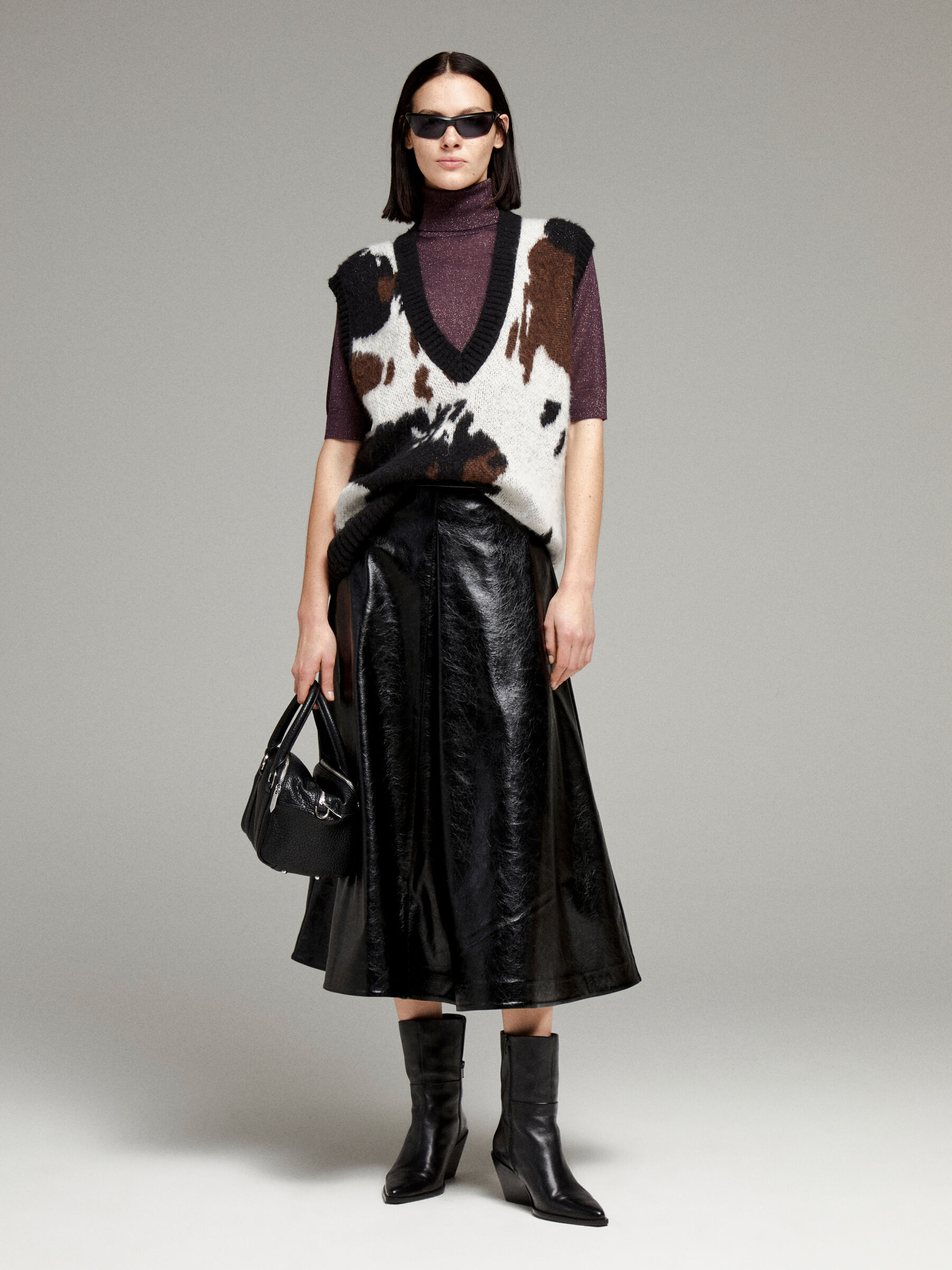 MAGLIA SCOLLO V S/M Donna image number null