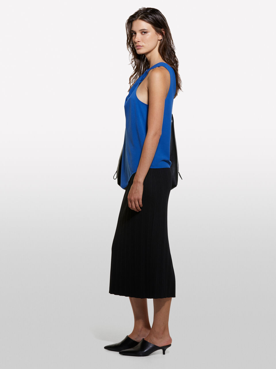 TOP Donna image number null