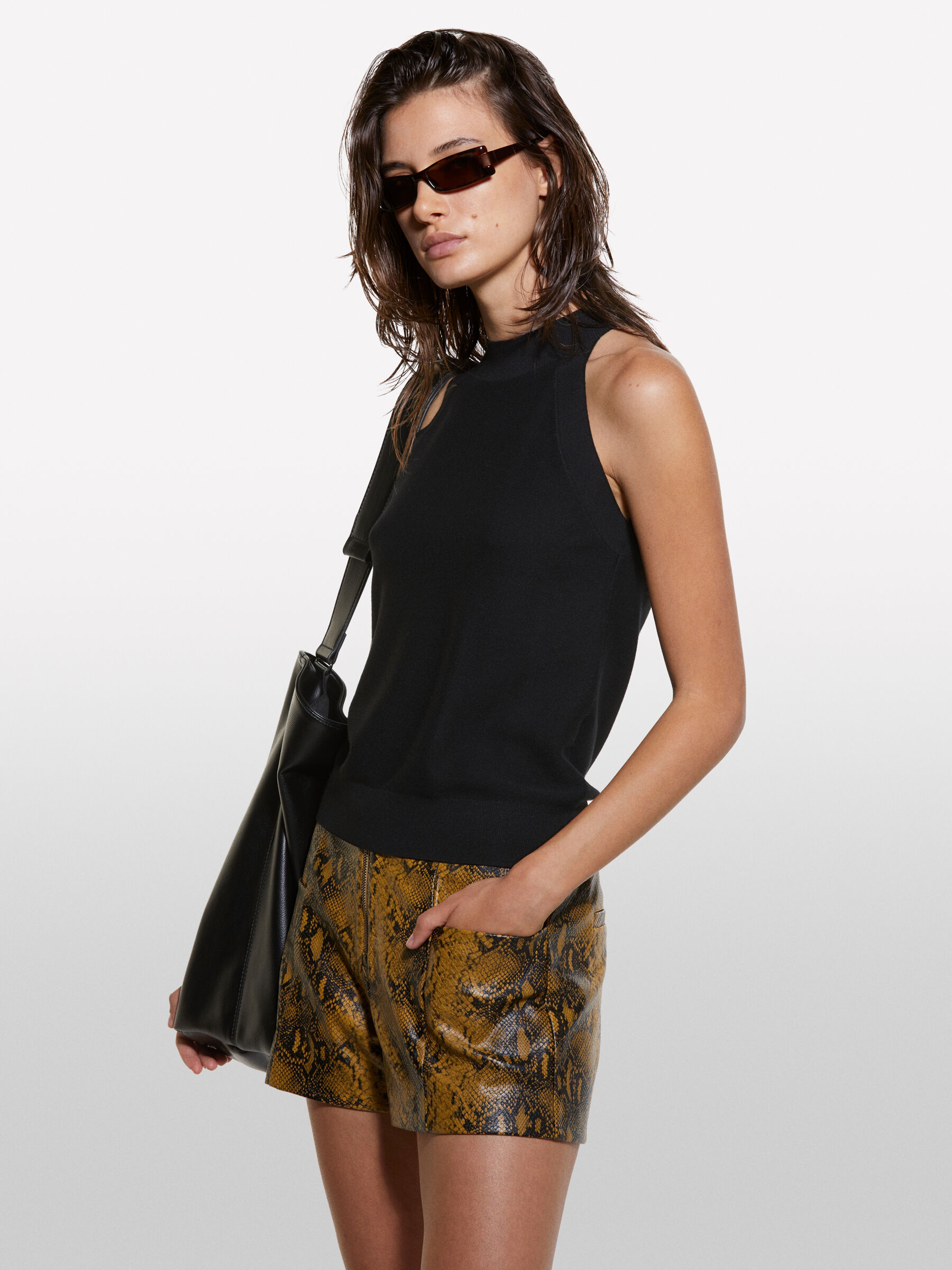 TOP Donna image number null