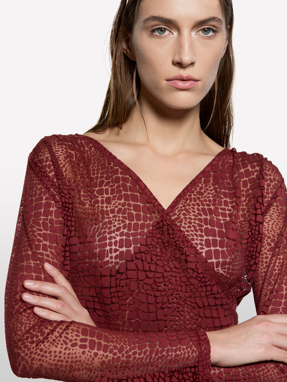 MAGLIA SCOLLO V M/L Donna image number null