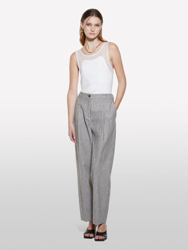 Canotta bianca con tulle Canotta bianca con tulle - top da donna | Sisley
