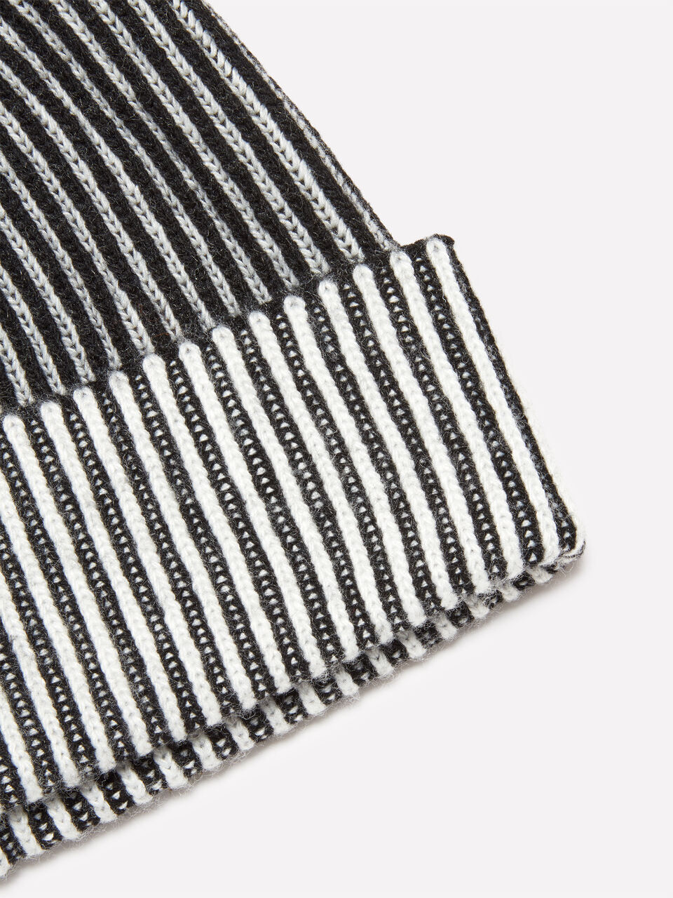 BERRETTO IN MAGLIA Donna image number null