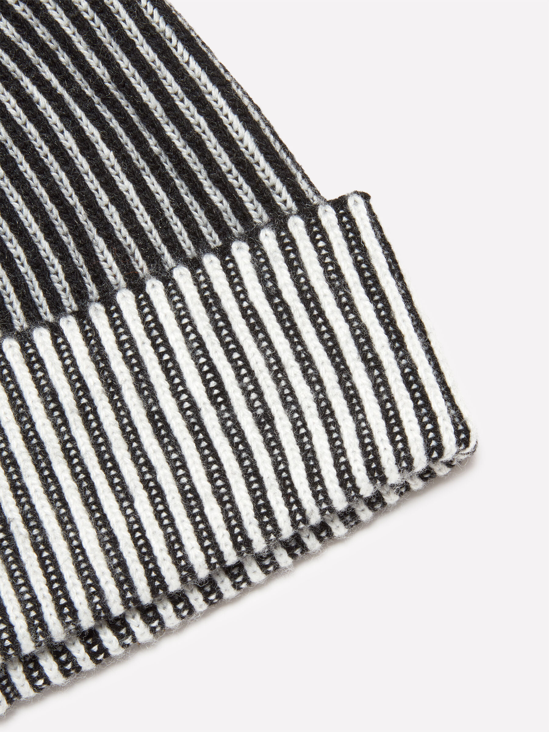 BERRETTO IN MAGLIA Donna image number null