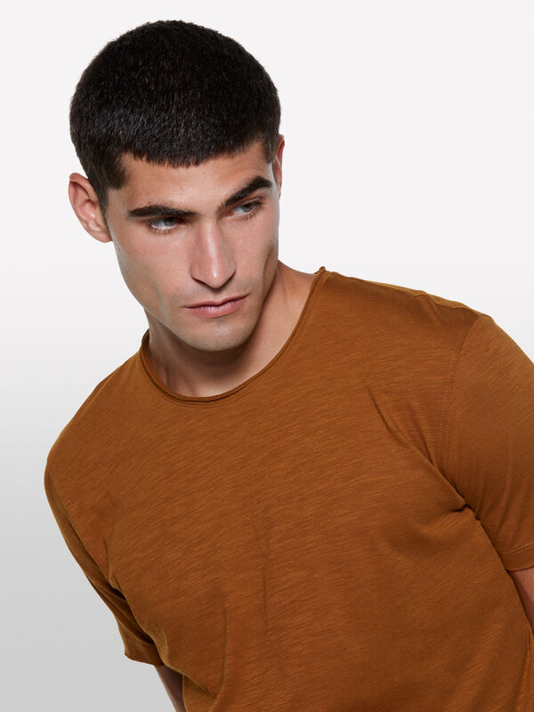 T-shirt a maniche corte slim fit terracotta T-shirt a maniche corte slim fit terracotta - t-shirt a manica corta da uomo | Sisley