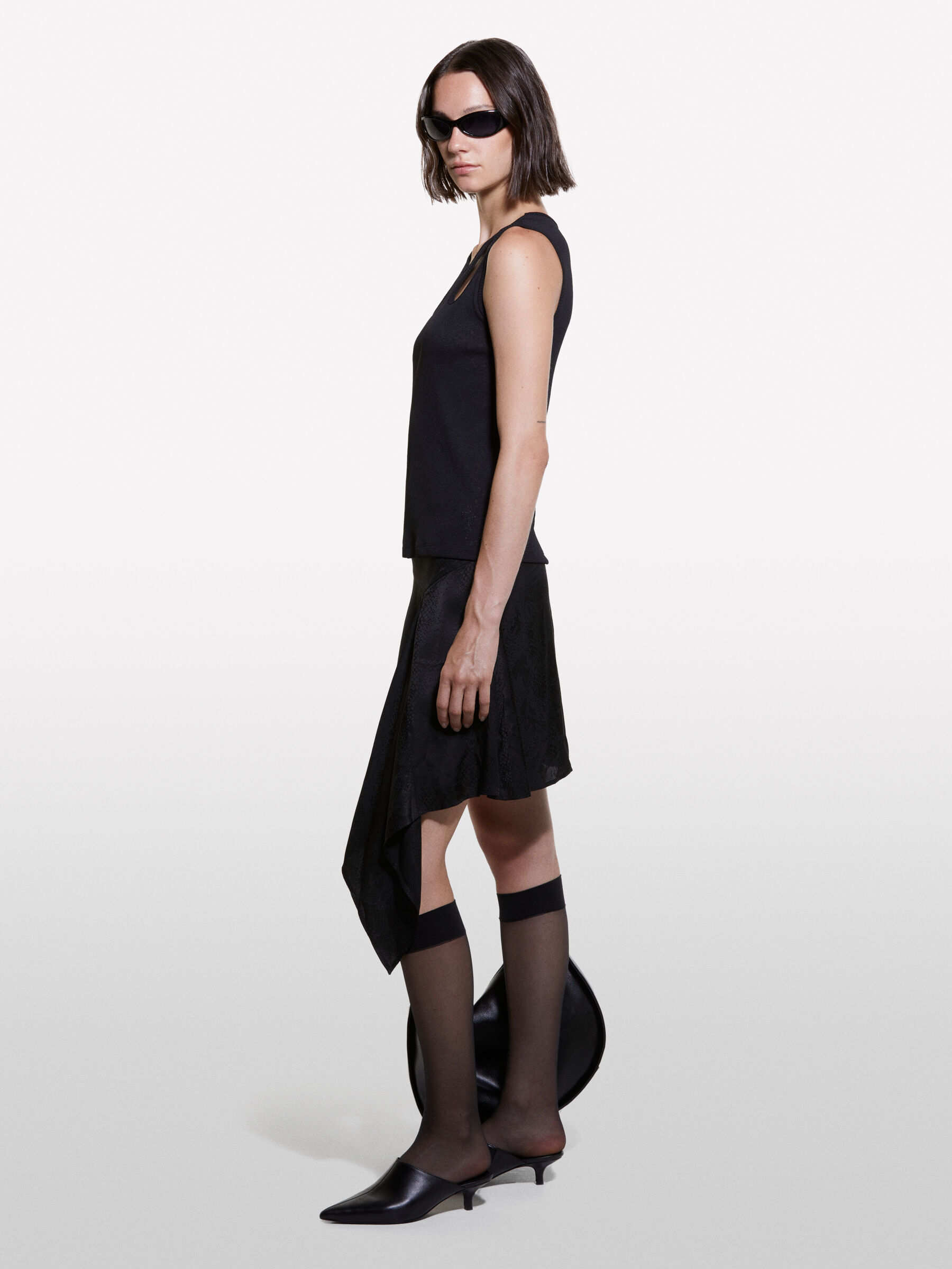 TOP Donna image number null