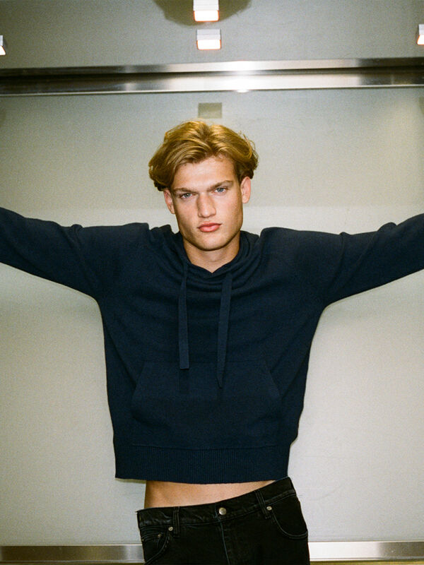 Felpa blu scuro in maglia - maglie girocollo da uomo | Sisley