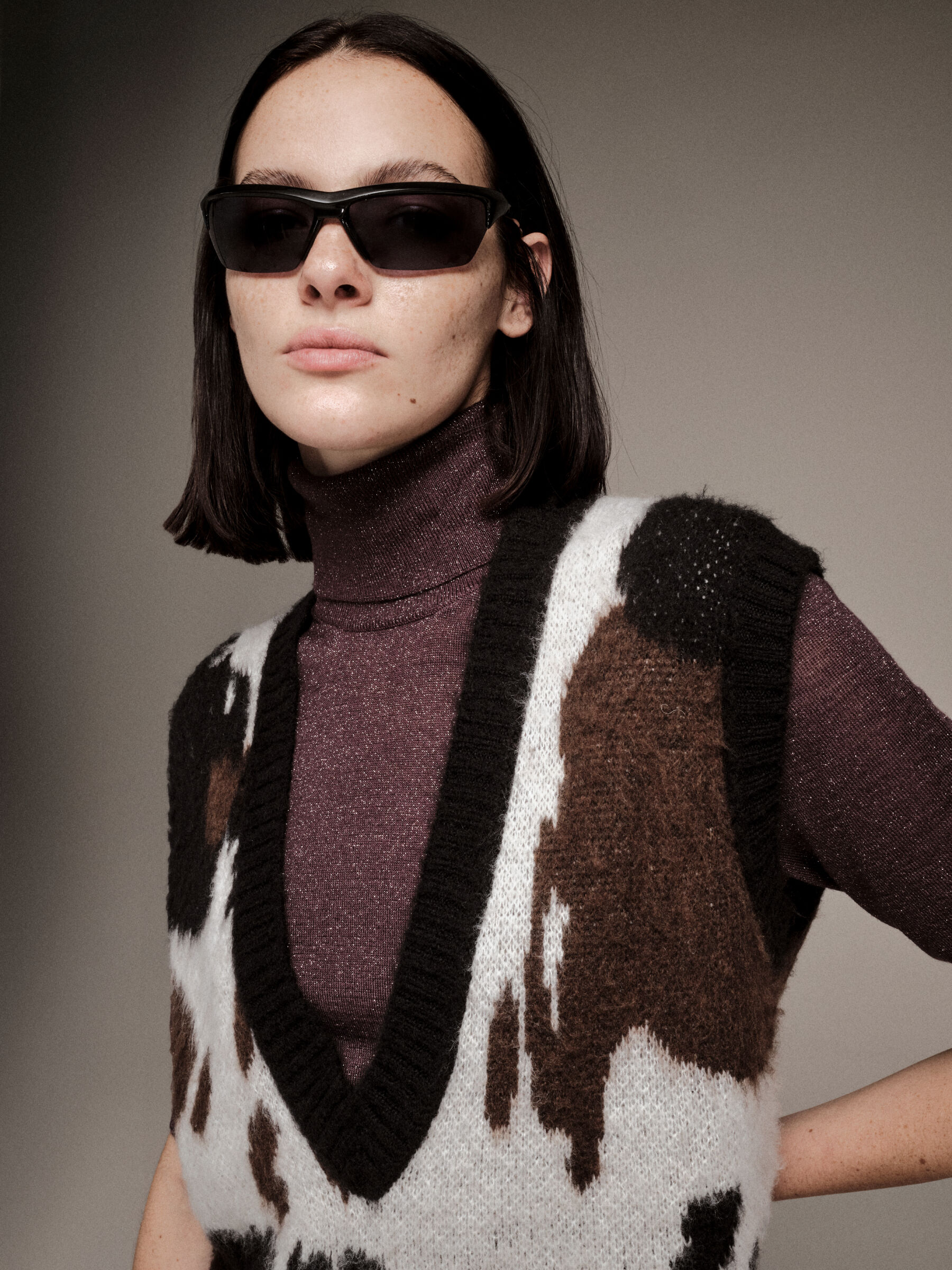 MAGLIA SCOLLO V S/M Donna image number null