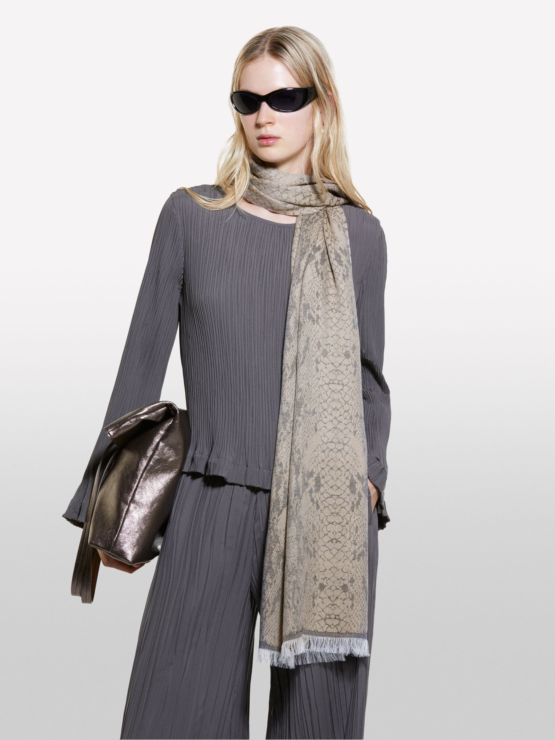 SCIARPA Donna image number null