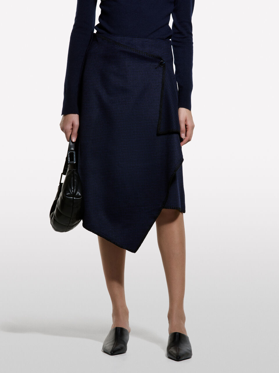 GONNA Donna image number null