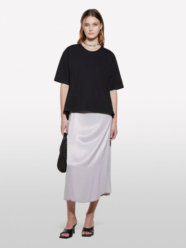 T-shirt nera con apertura dietro - t-shirt a manica corta da donna | Sisley